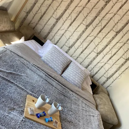 Apartment Living *